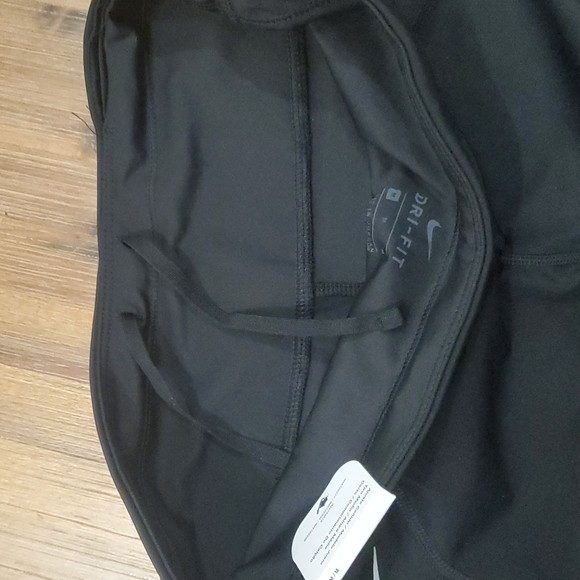 NWT Women's Nike Fast Shorts - Picture 7 of 8